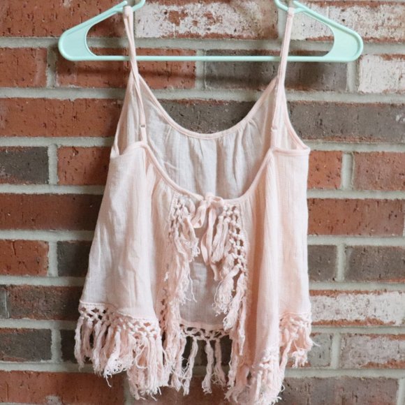 Volcolm Beachy Linen Top with Fray Bottom Details - Picture 3 of 5